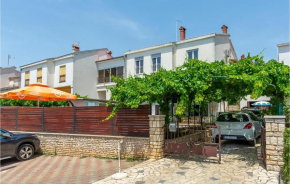 Beautiful Apartment In Pula With Jacuzzi